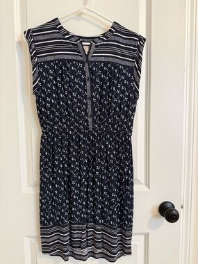 Loft Dress Women's Navy and White Elastic Waist Sleeveless, small petite